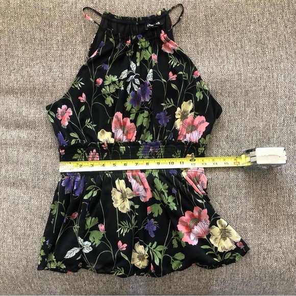 EXPRESS FLORAL PRINT RAZORBACK CROP TOP BUTTON CLOSE KEYHOLE SMOCKED WAIST SMALL - Picture 6 of 6